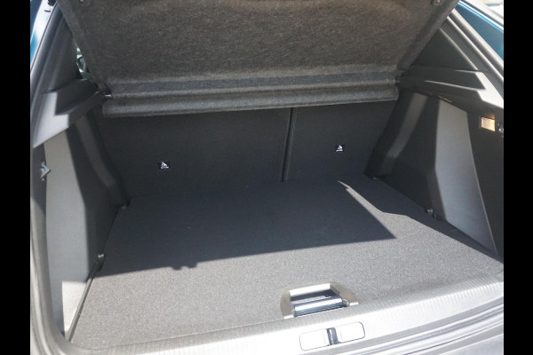 Peugeot 2008 1.2 Hybrid 136 Allure