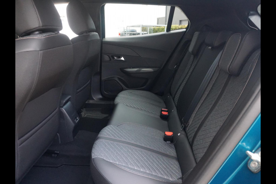Peugeot 2008 1.2 Hybrid 136 Allure