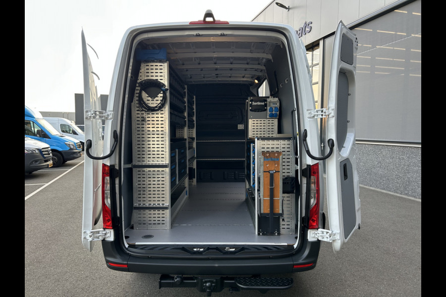 Mercedes-Benz Sprinter 316 CDI L2 H2 3500KG Trekhaak / Sortimo / MBUX / Navigatie / Camera / Cruise control / Airco / 270 Graden achterdeuren