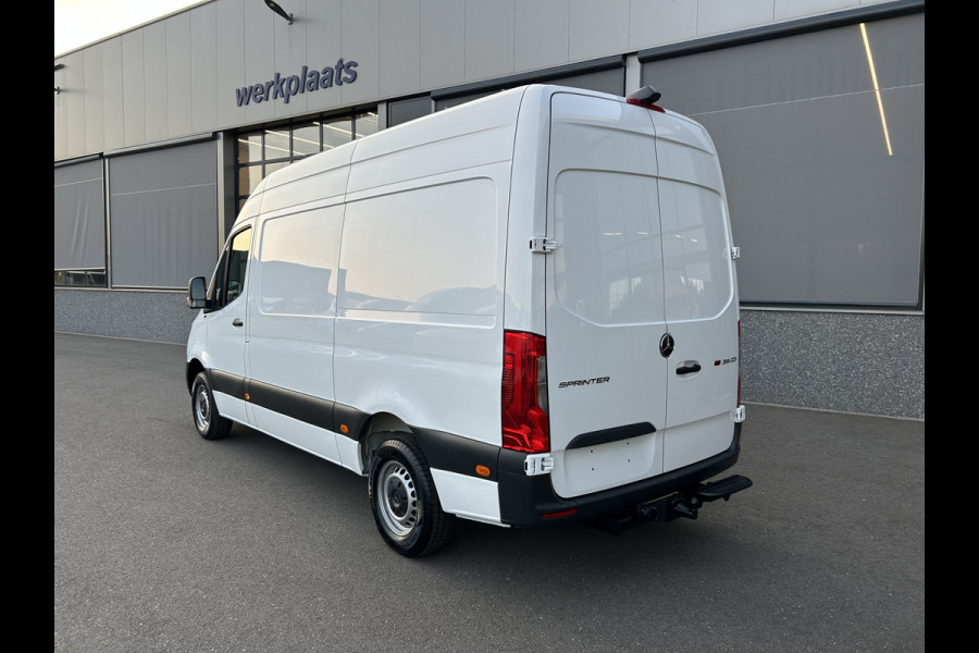 Mercedes-Benz Sprinter 316 CDI L2 H2 3500KG Trekhaak / Sortimo / MBUX / Navigatie / Camera / Cruise control / Airco / 270 Graden achterdeuren
