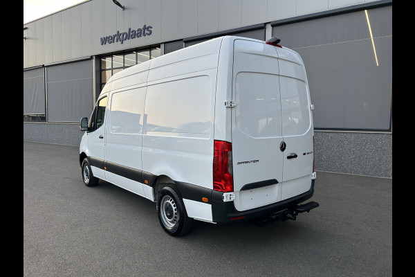 Mercedes-Benz Sprinter 316 CDI L2 H2 3500KG Trekhaak / Sortimo / MBUX / Navigatie / Camera / Cruise control / Airco / 270 Graden achterdeuren