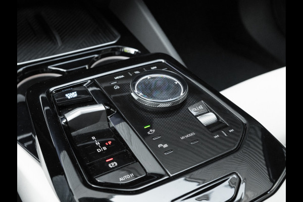 BMW i5 Touring eDrive40 M-Sport Pro - Onderstel Prof - Pano - Trekhaak - Driving Ass Prof