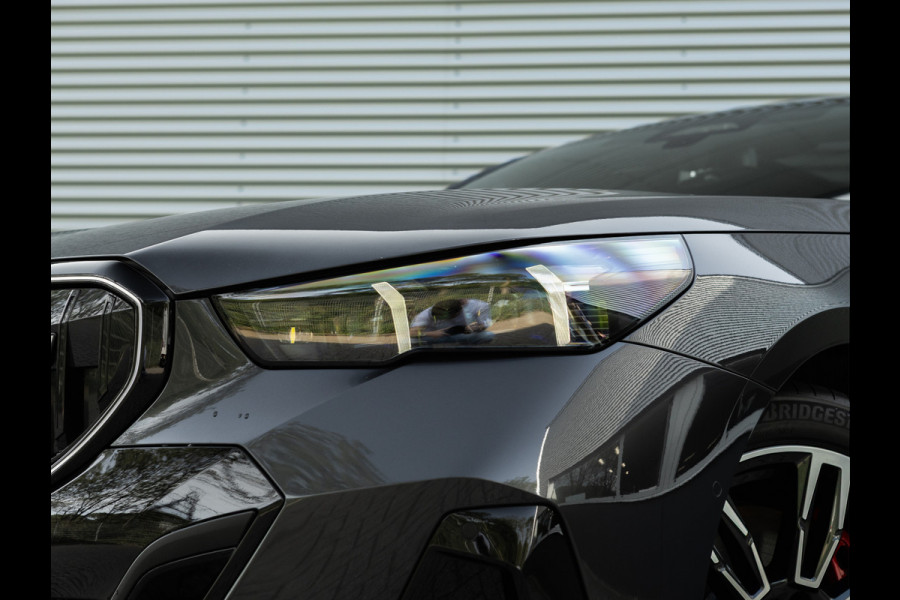 BMW i5 Touring eDrive40 M-Sport Pro - Onderstel Prof - Pano - Trekhaak - Driving Ass Prof