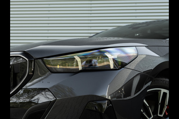 BMW i5 Touring eDrive40 M-Sport Pro - Onderstel Prof - Pano - Trekhaak - Driving Ass Prof