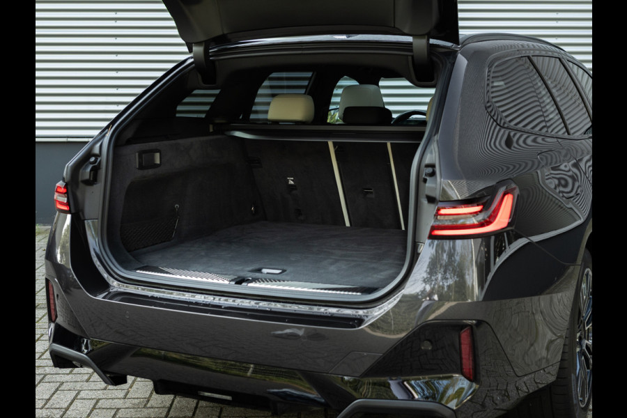 BMW i5 Touring eDrive40 M-Sport Pro - Onderstel Prof - Pano - Trekhaak - Driving Ass Prof