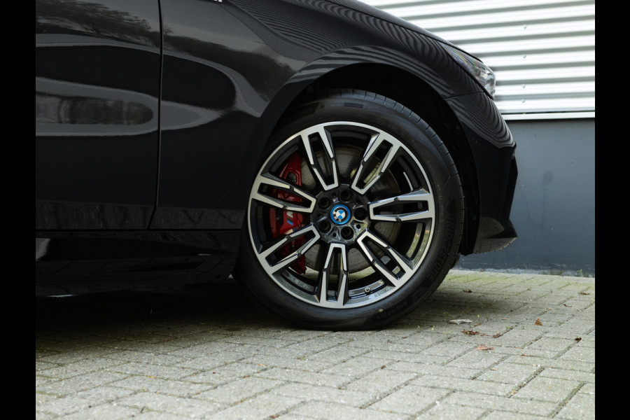 BMW i5 Touring eDrive40 M-Sport Pro - Onderstel Prof - Pano - Trekhaak - Driving Ass Prof