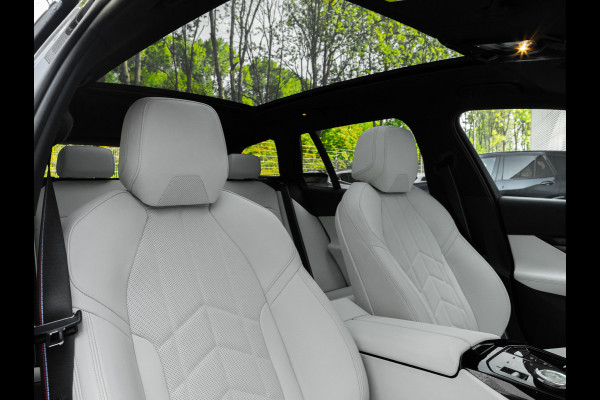 BMW i5 Touring eDrive40 M-Sport Pro - Onderstel Prof - Pano - Trekhaak - Driving Ass Prof