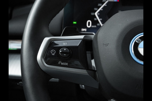 BMW i5 Touring eDrive40 M-Sport Pro - Onderstel Prof - Pano - Trekhaak - Driving Ass Prof