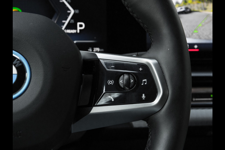 BMW i5 Touring eDrive40 M-Sport Pro - Onderstel Prof - Pano - Trekhaak - Driving Ass Prof