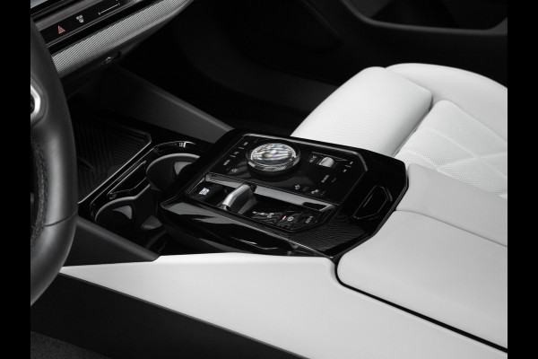 BMW i5 Touring eDrive40 M-Sport Pro - Onderstel Prof - Pano - Trekhaak - Driving Ass Prof