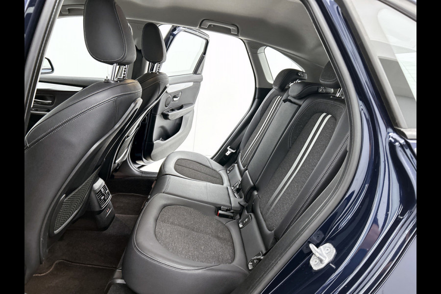 BMW 2 Serie Active Tourer 220i Executive | 192 PK | StoelverW | Head up | AchterCAM | Cruise contl | Dealer onderH | Climate | ETC