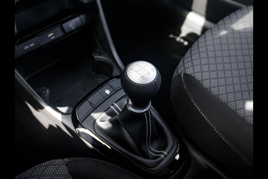 Kia Picanto 1.0 DPI DynamicLine | Direct leverbaar | Airco | Cruise | Navigatie| Parkeer camera + sensoren