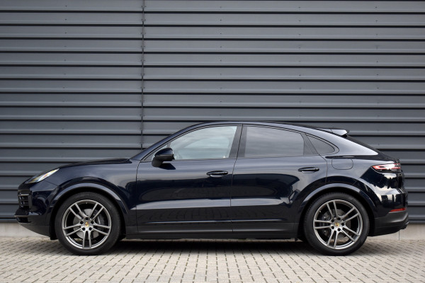 Porsche Cayenne Coupé 3.0 E-Hybrid 462pk | Panoramadak | Sport Chrono | 360 Camera | 21'' Velgen | Luchtvering | Stuurverwarming |  Stoel + Achterbankverwarming | LED Achterlichten donker |