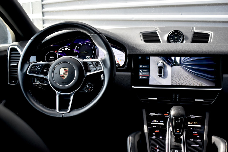 Porsche Cayenne Coupé 3.0 E-Hybrid 462pk | Panoramadak | Sport Chrono | 360 Camera | 21'' Velgen | Luchtvering | Stuurverwarming |  Stoel + Achterbankverwarming | LED Achterlichten donker |