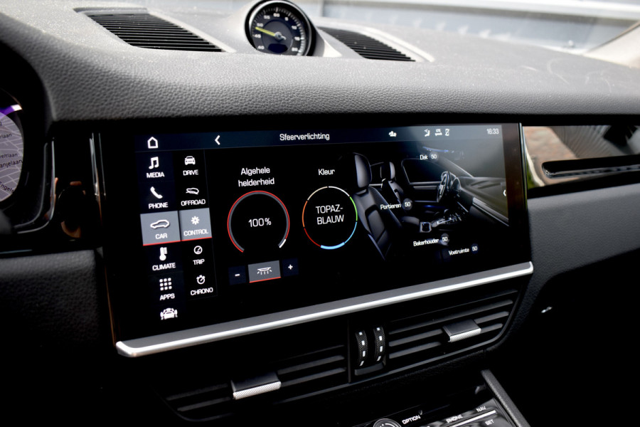 Porsche Cayenne Coupé 3.0 E-Hybrid 462pk | Panoramadak | Sport Chrono | 360 Camera | 21'' Velgen | Luchtvering | Stuurverwarming |  Stoel + Achterbankverwarming | LED Achterlichten donker |