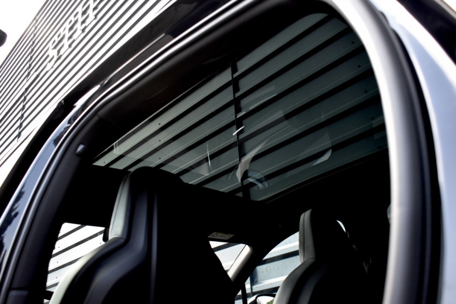 Porsche Cayenne Coupé 3.0 E-Hybrid 462pk | Panoramadak | Sport Chrono | 360 Camera | 21'' Velgen | Luchtvering | Stuurverwarming |  Stoel + Achterbankverwarming | LED Achterlichten donker |