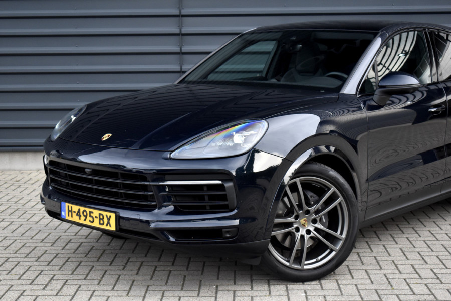 Porsche Cayenne Coupé 3.0 E-Hybrid 462pk | Panoramadak | Sport Chrono | 360 Camera | 21'' Velgen | Luchtvering | Stuurverwarming |  Stoel + Achterbankverwarming | LED Achterlichten donker |