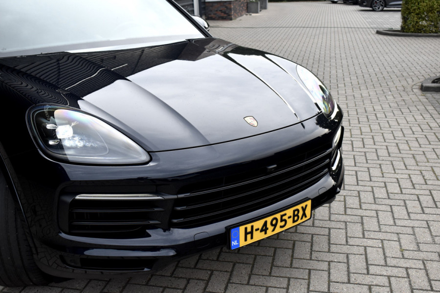 Porsche Cayenne Coupé 3.0 E-Hybrid 462pk | Panoramadak | Sport Chrono | 360 Camera | 21'' Velgen | Luchtvering | Stuurverwarming |  Stoel + Achterbankverwarming | LED Achterlichten donker |