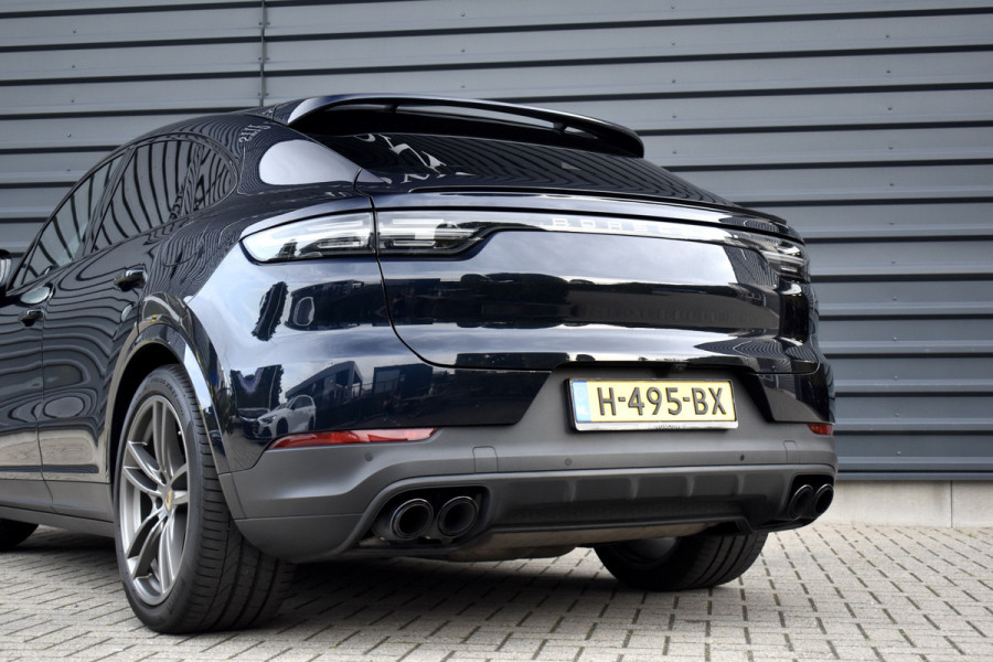 Porsche Cayenne Coupé 3.0 E-Hybrid 462pk | Panoramadak | Sport Chrono | 360 Camera | 21'' Velgen | Luchtvering | Stuurverwarming |  Stoel + Achterbankverwarming | LED Achterlichten donker |