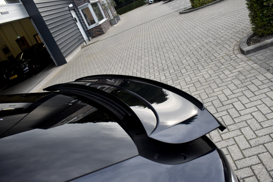 Porsche Cayenne Coupé 3.0 E-Hybrid 462pk | Panoramadak | Sport Chrono | 360 Camera | 21'' Velgen | Luchtvering | Stuurverwarming |  Stoel + Achterbankverwarming | LED Achterlichten donker |