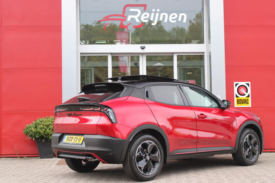 Alfa Romeo junior 1.2 Turbo 136PK Hybrid IBRIDA SPECIALE | PANORAMISCH SCHUIF/KANTEL DAK | SPORT PACK: SABELT SPORT STOELEN/ALCANTARA STUURWIEL | TECHNO PACK: LED MATRIX KOPLAMPEN/DRAADLOZE TELEFOONLADER/ACHTERUITRIJ CAMERA | VERWARMBARE VOORRUIT | 18" LICHTMETALEN VELGEN "PETALI" | DRAADLOZE APPLE CARPLAY/ANDROID AUTO | BRERA RED MET ZWART DAK | NAVIGATIE | STOEL VERWARMING | DODEHOEK DETECTIE | ELEKTRISCH BEDIENBARE ACHTERKLEP | KEYLESS ENTRY/START | ADAPTIVE CRUISE CONTROL |