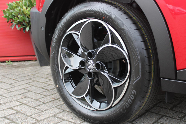 Alfa Romeo junior 1.2 Turbo 136PK Hybrid IBRIDA SPECIALE | PANORAMISCH SCHUIF/KANTEL DAK | SPORT PACK: SABELT SPORT STOELEN/ALCANTARA STUURWIEL | TECHNO PACK: LED MATRIX KOPLAMPEN/DRAADLOZE TELEFOONLADER/ACHTERUITRIJ CAMERA | VERWARMBARE VOORRUIT | 18" LICHTMETALEN VELGEN "PETALI" | DRAADLOZE APPLE CARPLAY/ANDROID AUTO | BRERA RED MET ZWART DAK | NAVIGATIE | STOEL VERWARMING | DODEHOEK DETECTIE | ELEKTRISCH BEDIENBARE ACHTERKLEP | KEYLESS ENTRY/START | ADAPTIVE CRUISE CONTROL |