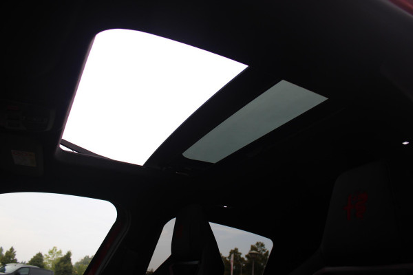 Alfa Romeo junior 1.2 Turbo 136PK Hybrid IBRIDA SPECIALE | PANORAMISCH SCHUIF/KANTEL DAK | SPORT PACK: SABELT SPORT STOELEN/ALCANTARA STUURWIEL | TECHNO PACK: LED MATRIX KOPLAMPEN/DRAADLOZE TELEFOONLADER/ACHTERUITRIJ CAMERA | VERWARMBARE VOORRUIT | 18" LICHTMETALEN VELGEN "PETALI" | DRAADLOZE APPLE CARPLAY/ANDROID AUTO | BRERA RED MET ZWART DAK | NAVIGATIE | STOEL VERWARMING | DODEHOEK DETECTIE | ELEKTRISCH BEDIENBARE ACHTERKLEP | KEYLESS ENTRY/START | ADAPTIVE CRUISE CONTROL |