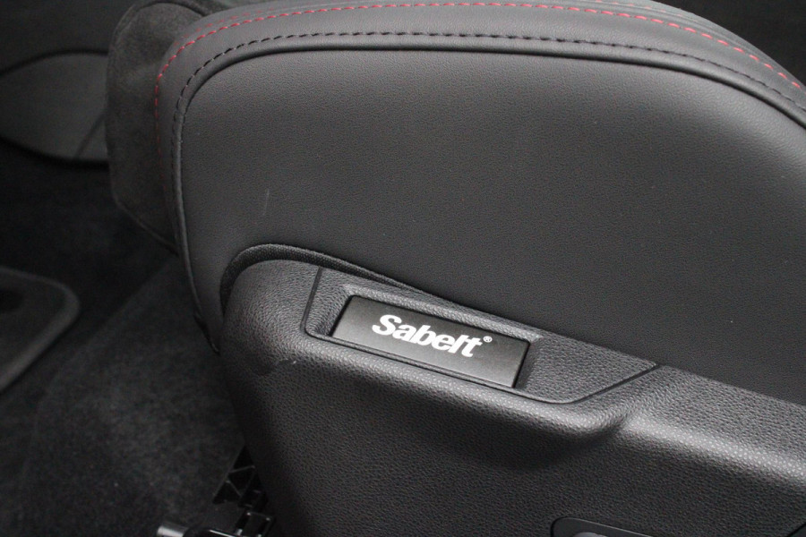 Alfa Romeo junior 1.2 Turbo 136PK Hybrid IBRIDA SPECIALE | PANORAMISCH SCHUIF/KANTEL DAK | SPORT PACK: SABELT SPORT STOELEN/ALCANTARA STUURWIEL | TECHNO PACK: LED MATRIX KOPLAMPEN/DRAADLOZE TELEFOONLADER/ACHTERUITRIJ CAMERA | VERWARMBARE VOORRUIT | 18" LICHTMETALEN VELGEN "PETALI" | DRAADLOZE APPLE CARPLAY/ANDROID AUTO | BRERA RED MET ZWART DAK | NAVIGATIE | STOEL VERWARMING | DODEHOEK DETECTIE | ELEKTRISCH BEDIENBARE ACHTERKLEP | KEYLESS ENTRY/START | ADAPTIVE CRUISE CONTROL |