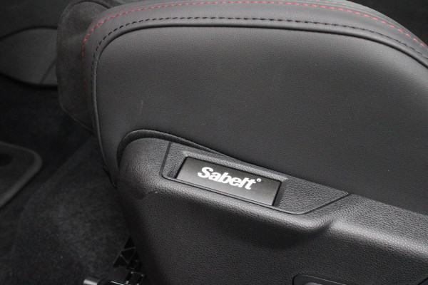 Alfa Romeo junior 1.2 Turbo 136PK Hybrid IBRIDA SPECIALE | PANORAMISCH SCHUIF/KANTEL DAK | SPORT PACK: SABELT SPORT STOELEN/ALCANTARA STUURWIEL | TECHNO PACK: LED MATRIX KOPLAMPEN/DRAADLOZE TELEFOONLADER/ACHTERUITRIJ CAMERA | VERWARMBARE VOORRUIT | 18" LICHTMETALEN VELGEN "PETALI" | DRAADLOZE APPLE CARPLAY/ANDROID AUTO | BRERA RED MET ZWART DAK | NAVIGATIE | STOEL VERWARMING | DODEHOEK DETECTIE | ELEKTRISCH BEDIENBARE ACHTERKLEP | KEYLESS ENTRY/START | ADAPTIVE CRUISE CONTROL |