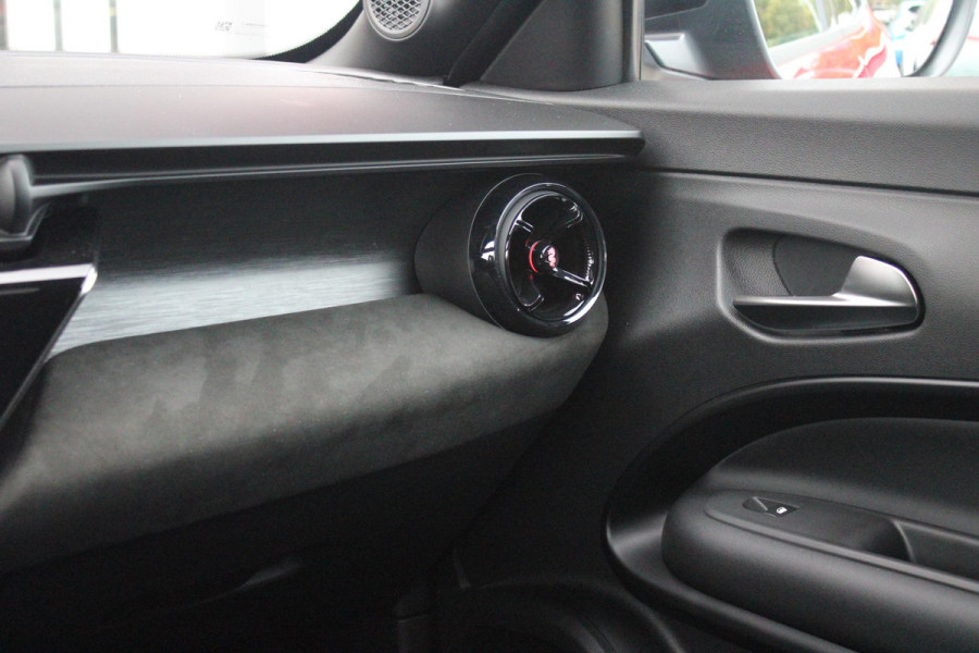 Alfa Romeo junior 1.2 Turbo 136PK Hybrid IBRIDA SPECIALE | PANORAMISCH SCHUIF/KANTEL DAK | SPORT PACK: SABELT SPORT STOELEN/ALCANTARA STUURWIEL | TECHNO PACK: LED MATRIX KOPLAMPEN/DRAADLOZE TELEFOONLADER/ACHTERUITRIJ CAMERA | VERWARMBARE VOORRUIT | 18" LICHTMETALEN VELGEN "PETALI" | DRAADLOZE APPLE CARPLAY/ANDROID AUTO | BRERA RED MET ZWART DAK | NAVIGATIE | STOEL VERWARMING | DODEHOEK DETECTIE | ELEKTRISCH BEDIENBARE ACHTERKLEP | KEYLESS ENTRY/START | ADAPTIVE CRUISE CONTROL |