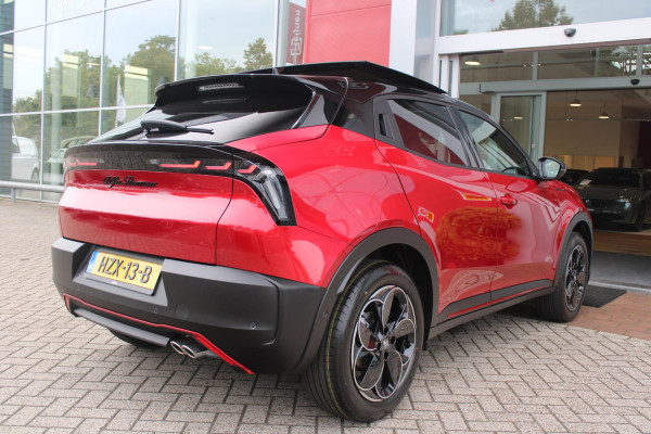 Alfa Romeo junior 1.2 Turbo 136PK Hybrid IBRIDA SPECIALE | PANORAMISCH SCHUIF/KANTEL DAK | SPORT PACK: SABELT SPORT STOELEN/ALCANTARA STUURWIEL | TECHNO PACK: LED MATRIX KOPLAMPEN/DRAADLOZE TELEFOONLADER/ACHTERUITRIJ CAMERA | VERWARMBARE VOORRUIT | 18" LICHTMETALEN VELGEN "PETALI" | DRAADLOZE APPLE CARPLAY/ANDROID AUTO | BRERA RED MET ZWART DAK | NAVIGATIE | STOEL VERWARMING | DODEHOEK DETECTIE | ELEKTRISCH BEDIENBARE ACHTERKLEP | KEYLESS ENTRY/START | ADAPTIVE CRUISE CONTROL |
