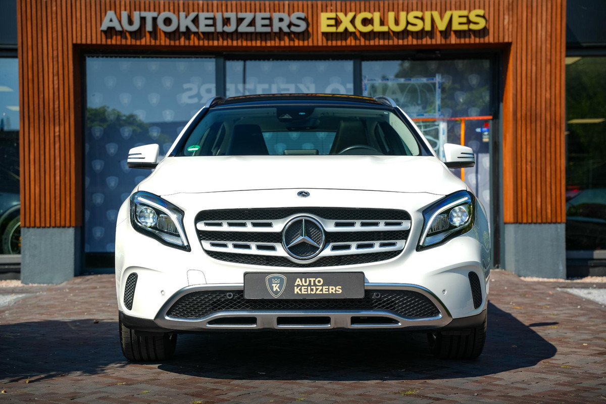 Mercedes-Benz GLA 180 Sport Edition Panoramadak Airco Stoelverw. PDC