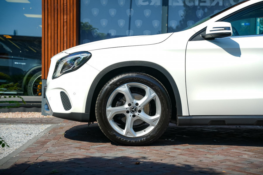 Mercedes-Benz GLA 180 Sport Edition Panoramadak Airco Stoelverw. PDC