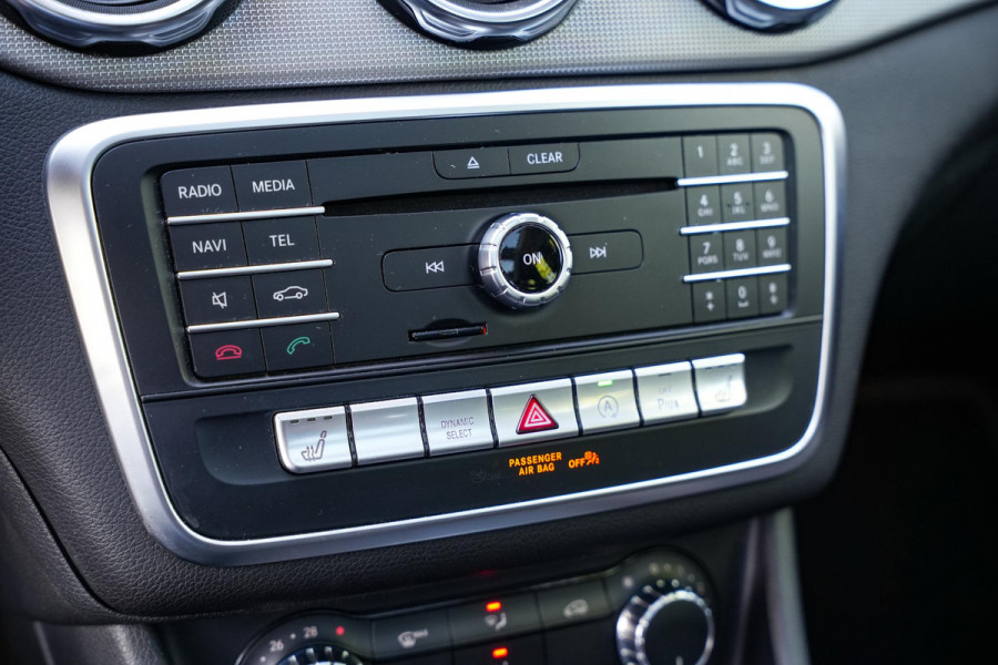 Mercedes-Benz GLA 180 Sport Edition Panoramadak Airco Stoelverw. PDC