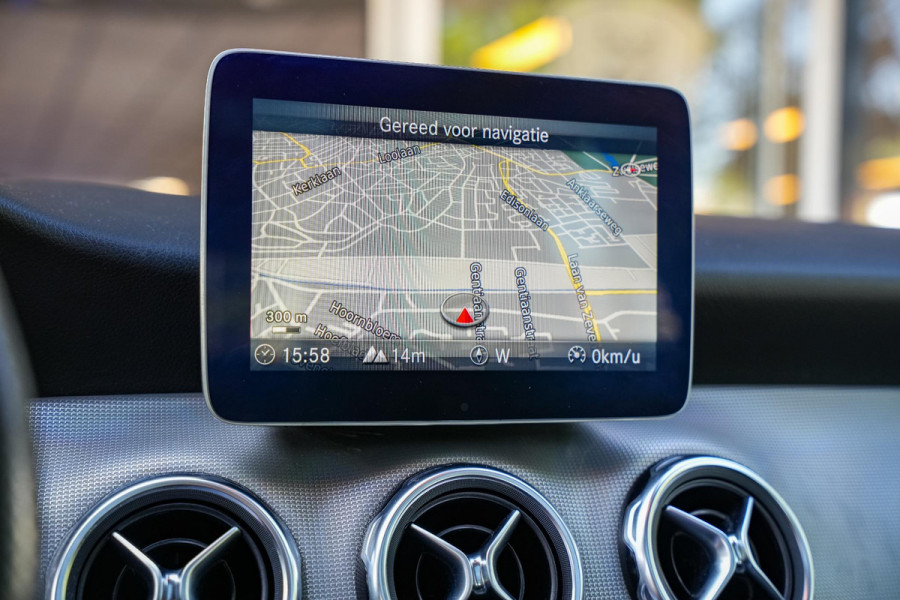 Mercedes-Benz GLA 180 Sport Edition Panoramadak Airco Stoelverw. PDC