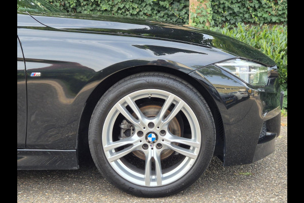 BMW 3 Serie Touring M Sport EX BTW Apple CarPlay Trekhaak Zwart LED Evo GR Navi 2e eigenaar Breedset M Velgen Garantie