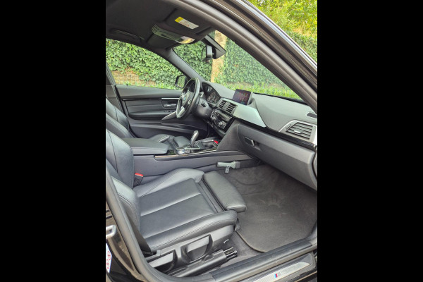 BMW 3 Serie Touring M Sport EX BTW Apple CarPlay Trekhaak Zwart LED Evo GR Navi 2e eigenaar Breedset M Velgen Garantie