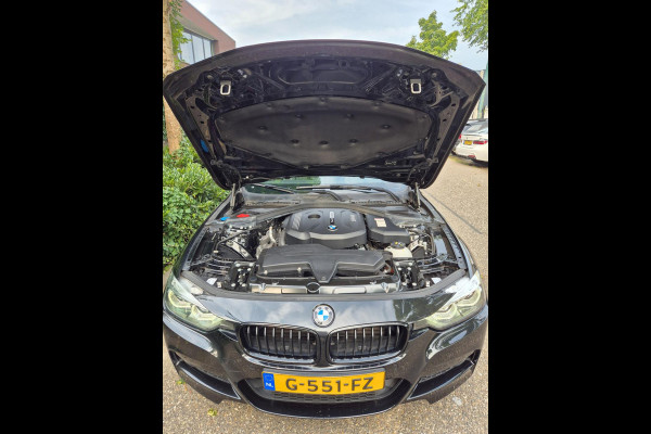 BMW 3 Serie Touring M Sport EX BTW Apple CarPlay Trekhaak Zwart LED Evo GR Navi 2e eigenaar Breedset M Velgen Garantie
