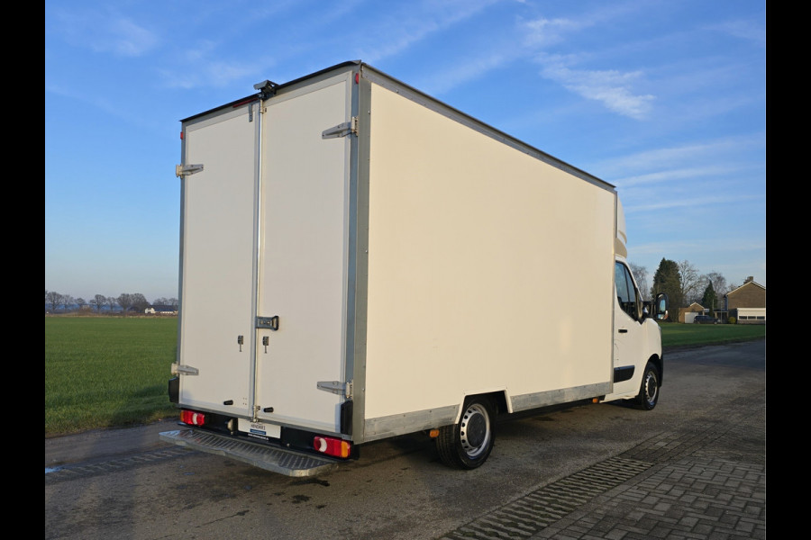 Renault Master T35 2.3 dCi LowLiner - 146 Pk - Euro 6 - Navi - Airco - Cruise Control - Bakwagen - Paardenwagen - Verkoopwagen