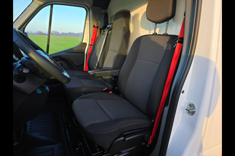 Renault Master T35 2.3 dCi LowLiner - 146 Pk - Euro 6 - Navi - Airco - Cruise Control - Bakwagen - Paardenwagen - Verkoopwagen