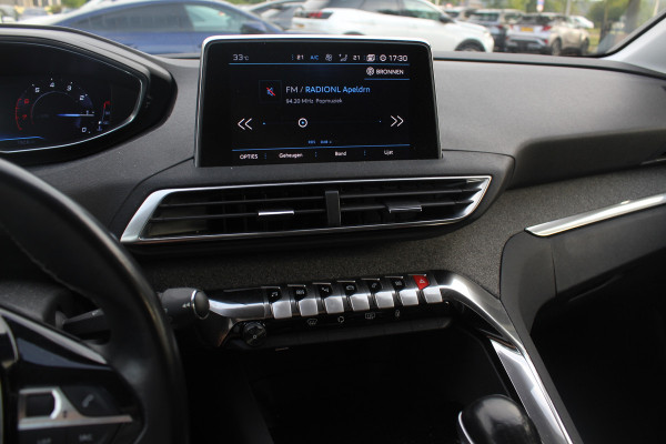 Peugeot 3008 1.2 PureTech Allure / Nieuwe distr.riem! / Trekhaak / Camera / Navigatie / 19'' / Keyless / Half leder / Dodehoek / DAB / Cruise Control