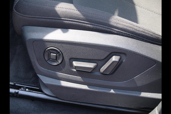 Audi e-tron 55 quattro Business edition 95 kWh |  Black Optiek | NL-Auto |
