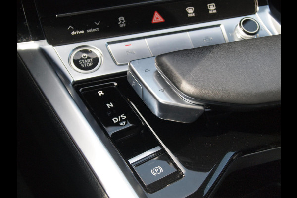 Audi e-tron 55 quattro Business edition 95 kWh |  Black Optiek | NL-Auto |