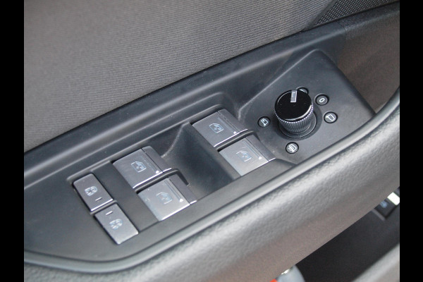 Audi e-tron 55 quattro Business edition 95 kWh |  Black Optiek | NL-Auto |