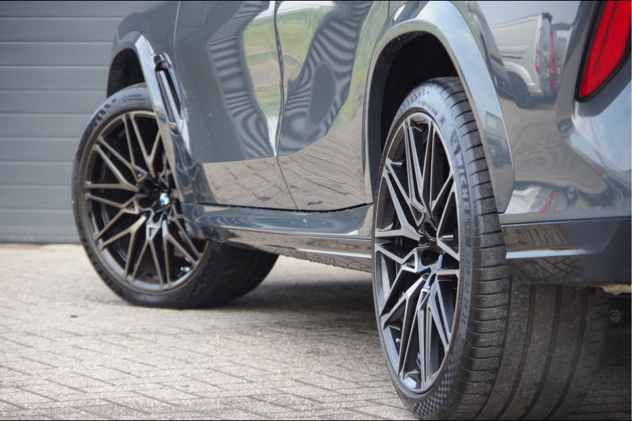 BMW X6 M - Competition LASERLIGHT, PANODAK, MEMORY, TREKHAAK, ALCANTARA HEMEL, SPORTSTOELEN, CARBON