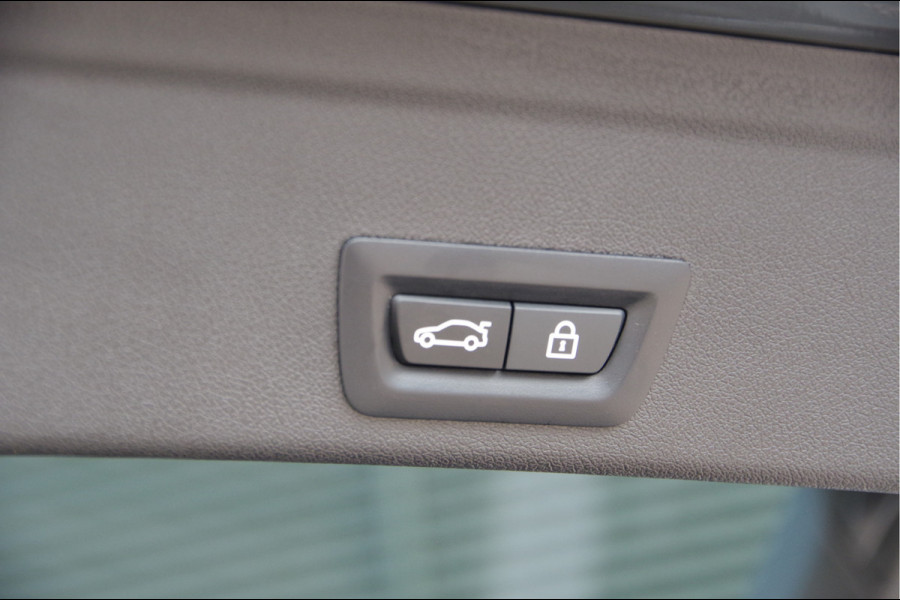 BMW X6 M - Competition LASERLIGHT, PANODAK, MEMORY, TREKHAAK, ALCANTARA HEMEL, SPORTSTOELEN, CARBON