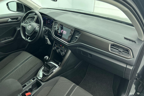 Volkswagen T-Roc 1.0 TSI Sport (VIRTUAL COCKPIT, ELEKT. ACHTERKLEP, NAVIGATIE , PARKEERSENSOREN, 1e EIGENAAR, GOED ONDERHOUDEN)