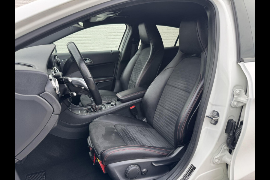 Mercedes-Benz GLA 180 AMG Trekhaak Camera+pdc Stoelverwarming Elektrische a-klep Cruise Keyless Led