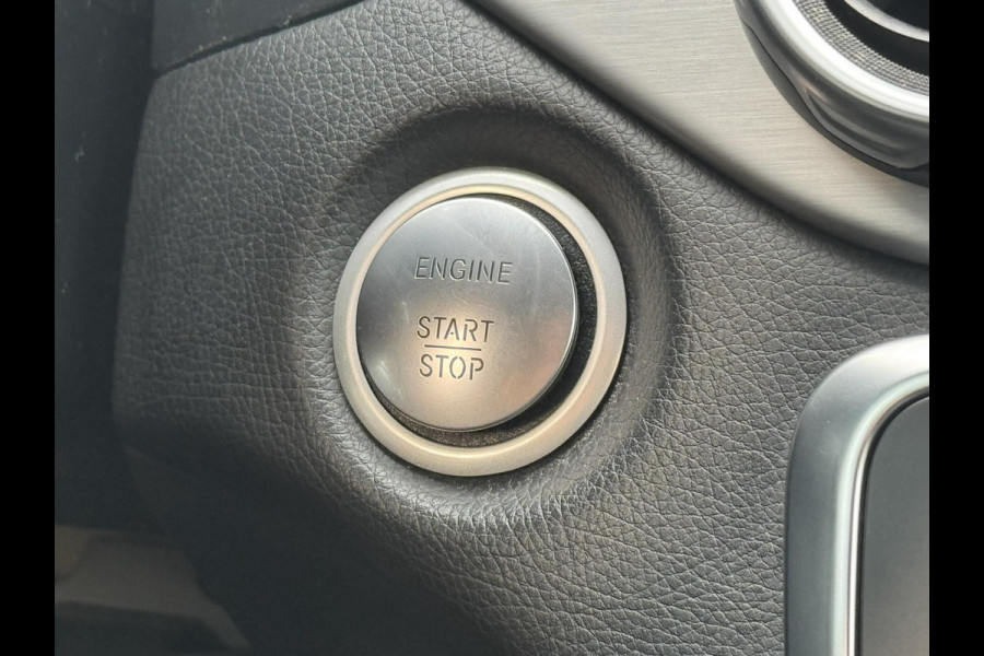 Mercedes-Benz GLA 180 AMG Trekhaak Camera+pdc Stoelverwarming Elektrische a-klep Cruise Keyless Led