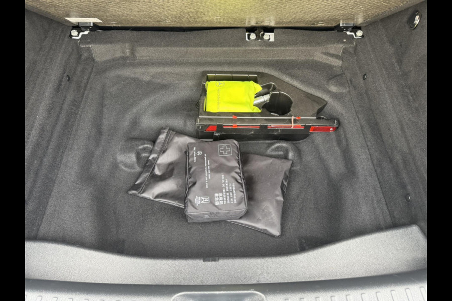 Mercedes-Benz GLA 180 AMG Trekhaak Camera+pdc Stoelverwarming Elektrische a-klep Cruise Keyless Led